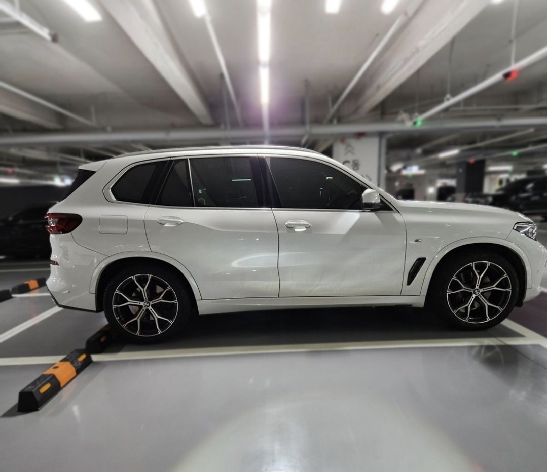 BMW X5 - View 1