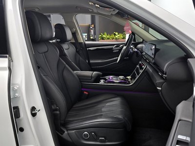 GENESIS GV80 - 10