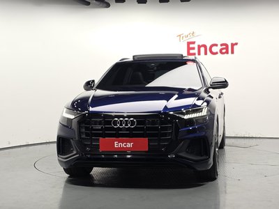 AUDI Q8 - 2
