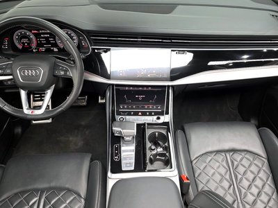 AUDI Q8 - 5