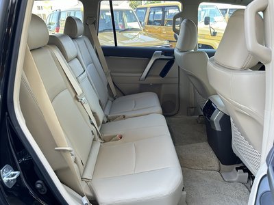 TOYOTA LAND CRUISER PRADO - 8