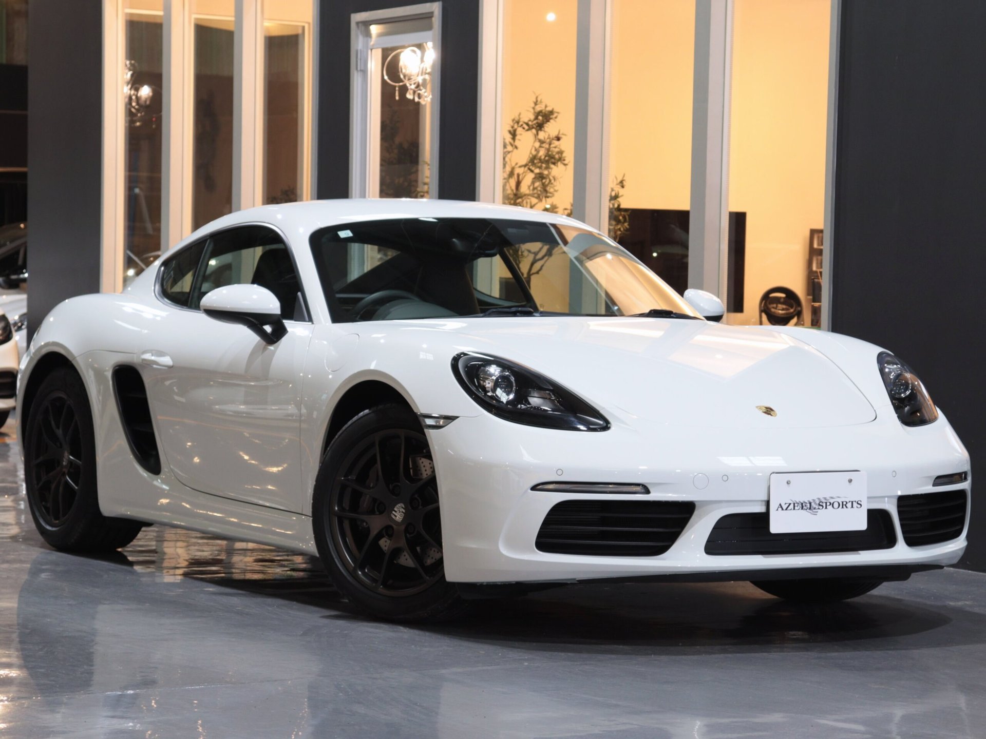PORSCHE 718 CAYMAN - View 1