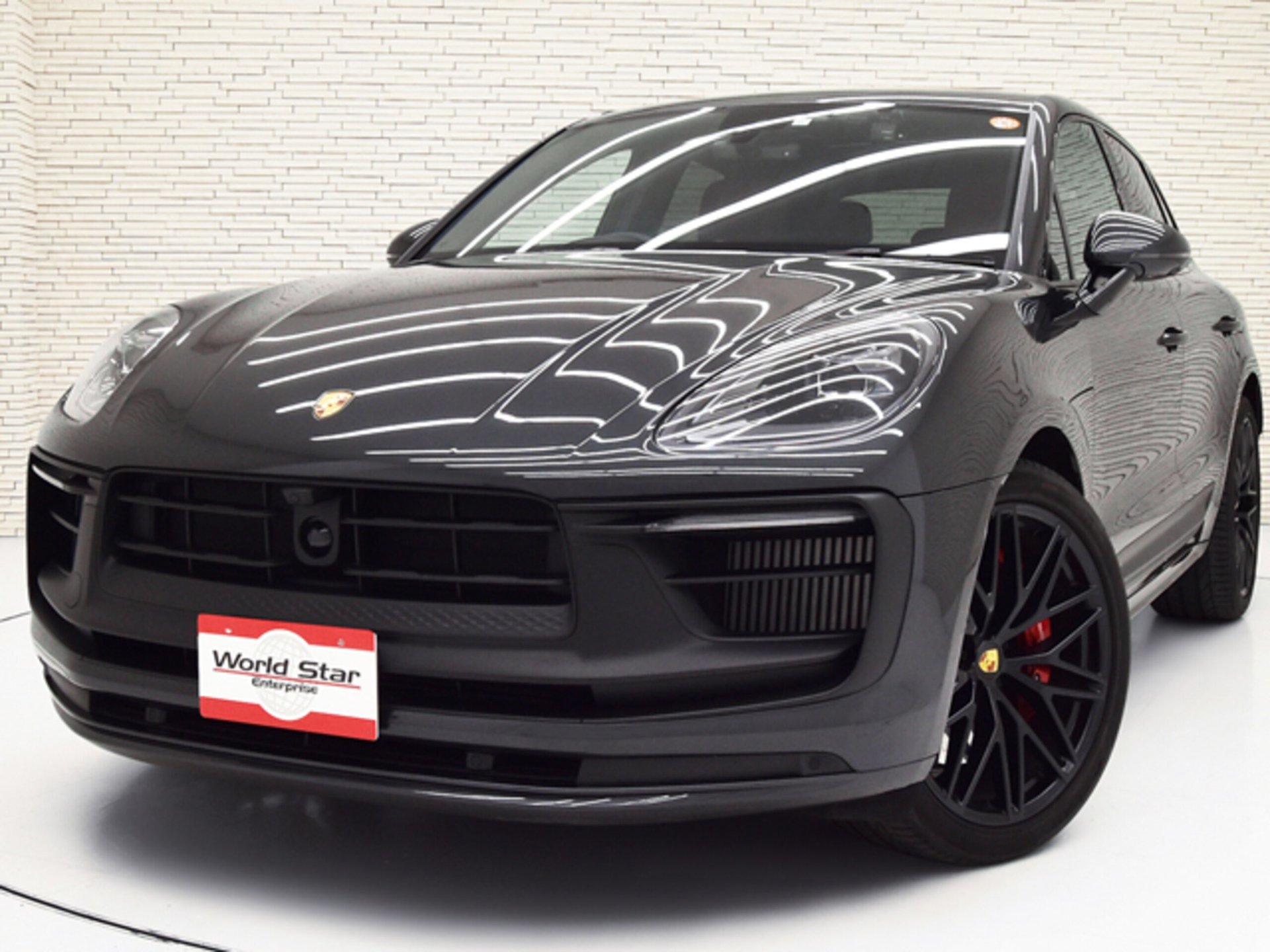PORSCHE MACAN - View 1