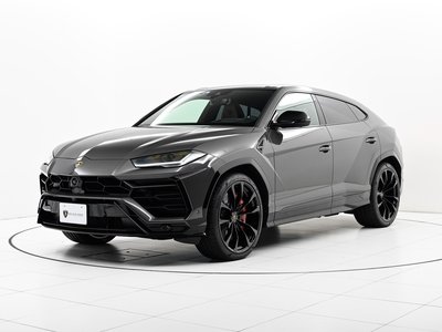 LAMBORGHINI URUS - 3