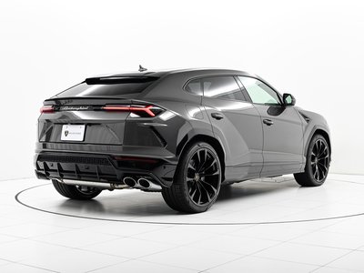 LAMBORGHINI URUS - 8