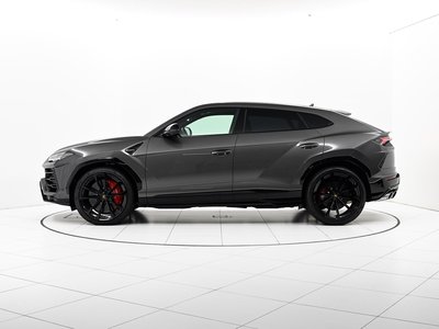 LAMBORGHINI URUS - 5