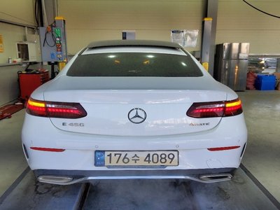 MERCEDES-BENZ E-CLASS - 2