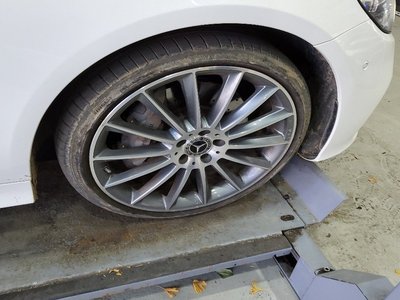 MERCEDES-BENZ E-CLASS - 6