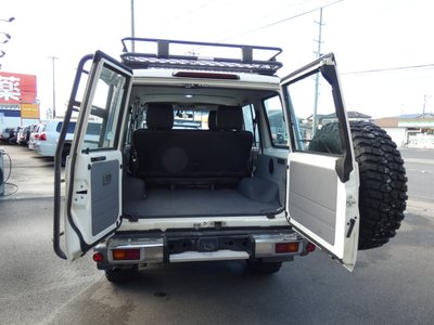 TOYOTA LAND CRUISER 70 2014 thumbnail 12