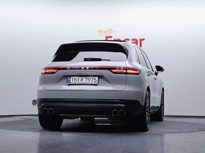 PORSCHE CAYENNE - 4