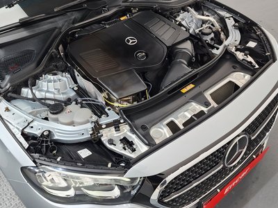 MERCEDES-BENZ E-CLASS - 7