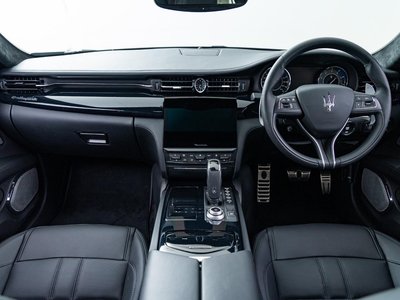 صورة 5 لـ 2021 Maserati QUATTROPORTE