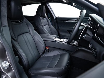 صورة 9 لـ 2021 Maserati QUATTROPORTE