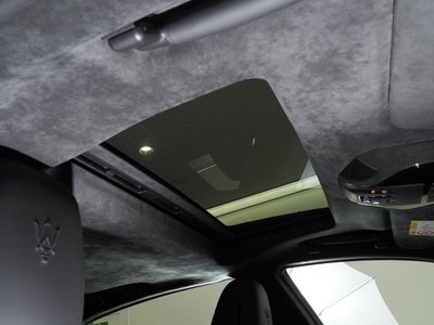 صورة 6 لـ 2021 Maserati QUATTROPORTE