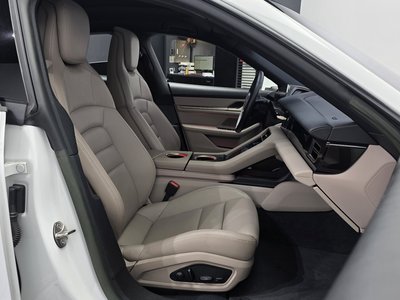 2022 Porsche TAYCAN 缩略图 11