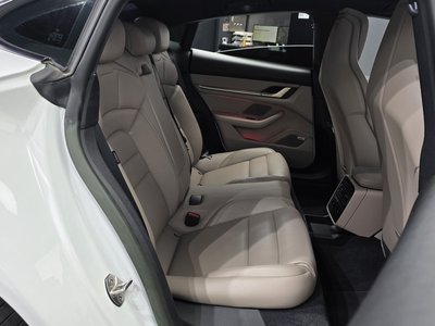 2022 Porsche TAYCAN 缩略图 12