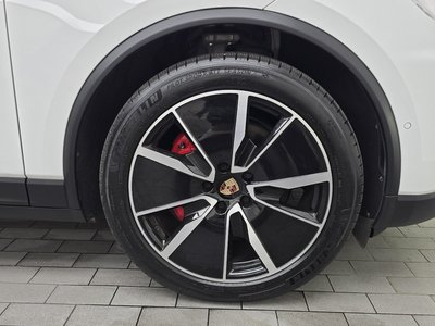 صورة 8 لـ 2025 Porsche MACAN