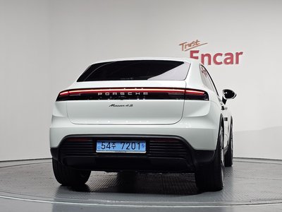 صورة 4 لـ 2025 Porsche MACAN