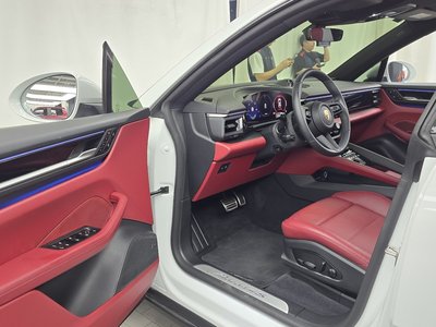 2025 Porsche MACAN — миниатюра 13