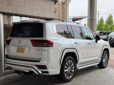 TOYOTA LAND CRUISER 300 - 3