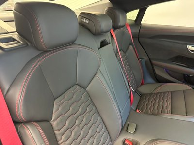 صورة مصغرة 30 لـ 2024 AUDI RS E-TRON GT