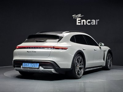 PORSCHE TAYCAN - 5