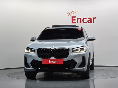 2025 BMW X4 照片 2
