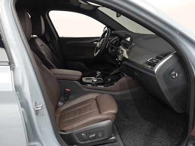 2025 BMW X4 缩略图 16