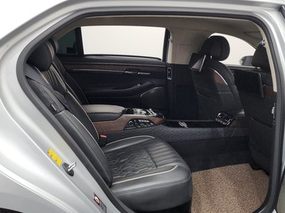 2019 Genesis G90 缩略图 12