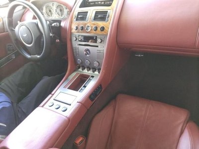 ASTON MARTIN DB9 - 3