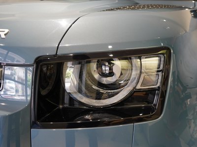 LAND ROVER DEFENDER - 3