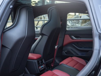 2026 Porsche TAYCAN 缩略图 12