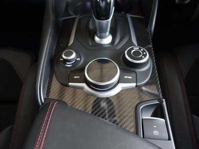 2018 ALFA Romeo JULIA thumbnail 23