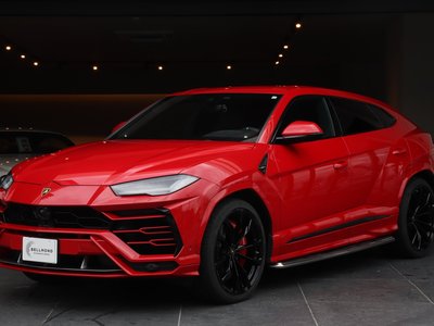 LAMBORGHINI URUS - 1