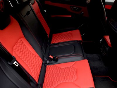 LAMBORGHINI URUS - 6