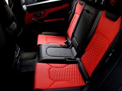 LAMBORGHINI URUS - 7