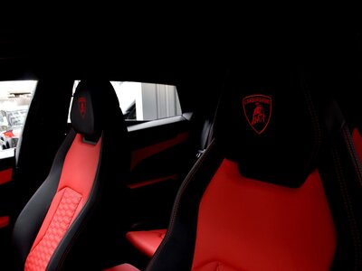 LAMBORGHINI URUS - 8