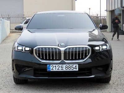 BMW 5 SERIES - 1