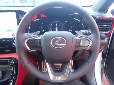 2025 Lexus NX — миниатюра 25