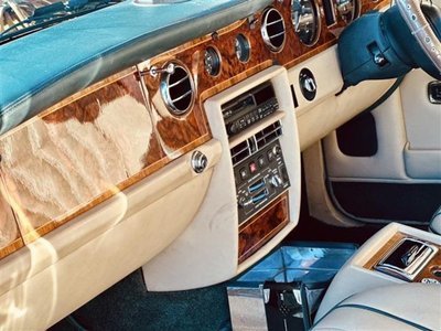 ROLLS-ROYCE SILVER SPUR - 7