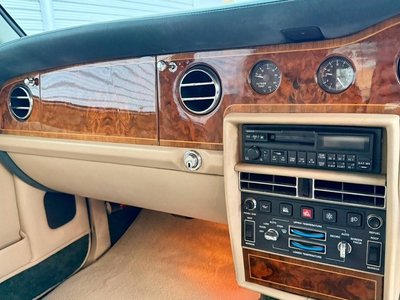 ROLLS-ROYCE SILVER SPUR - 8