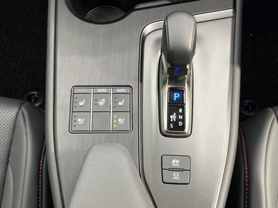 صورة مصغرة 23 لـ 2025 Lexus UX