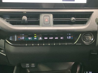 صورة مصغرة 30 لـ 2025 Lexus UX