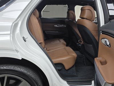 2023 Genesis GV70 — миниатюра 17