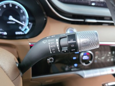 2023 Genesis GV70 — миниатюра 24