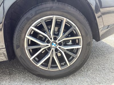 2026 BMW IX1 缩略图 13