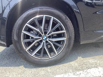 2026 BMW IX1 缩略图 12