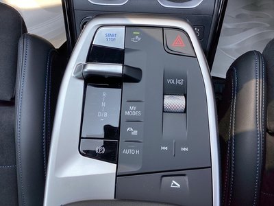 2026 BMW IX1 缩略图 69