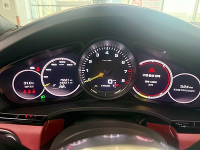 PORSCHE CAYENNE - 10