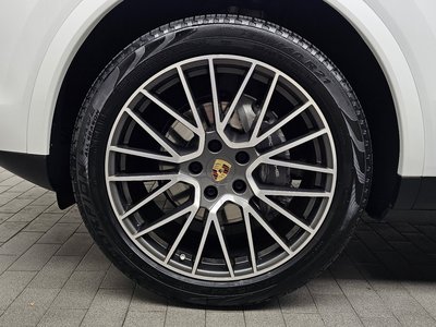 صورة 6 لـ 2020 Porsche CAYENNE